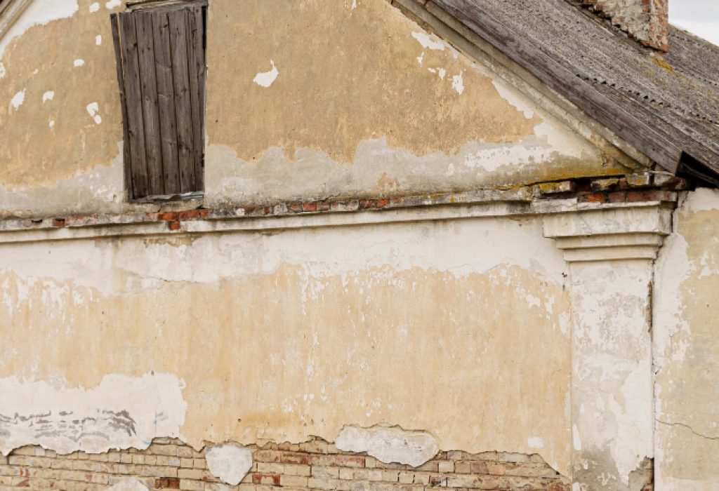 Sanierungsbedürftiges Haus