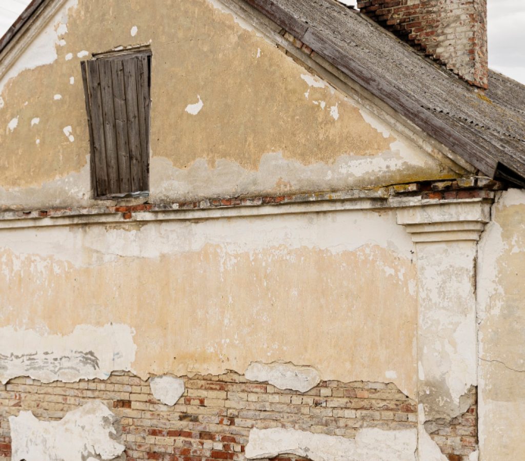 Sanierungsbedürftiges Haus