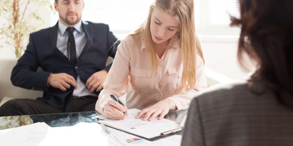 Immobilienberater Kundengespräch